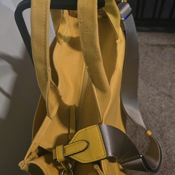 DKNy Yellow Canvas Tote Bag with Gray Strap - Like New - Picture 5 of 5